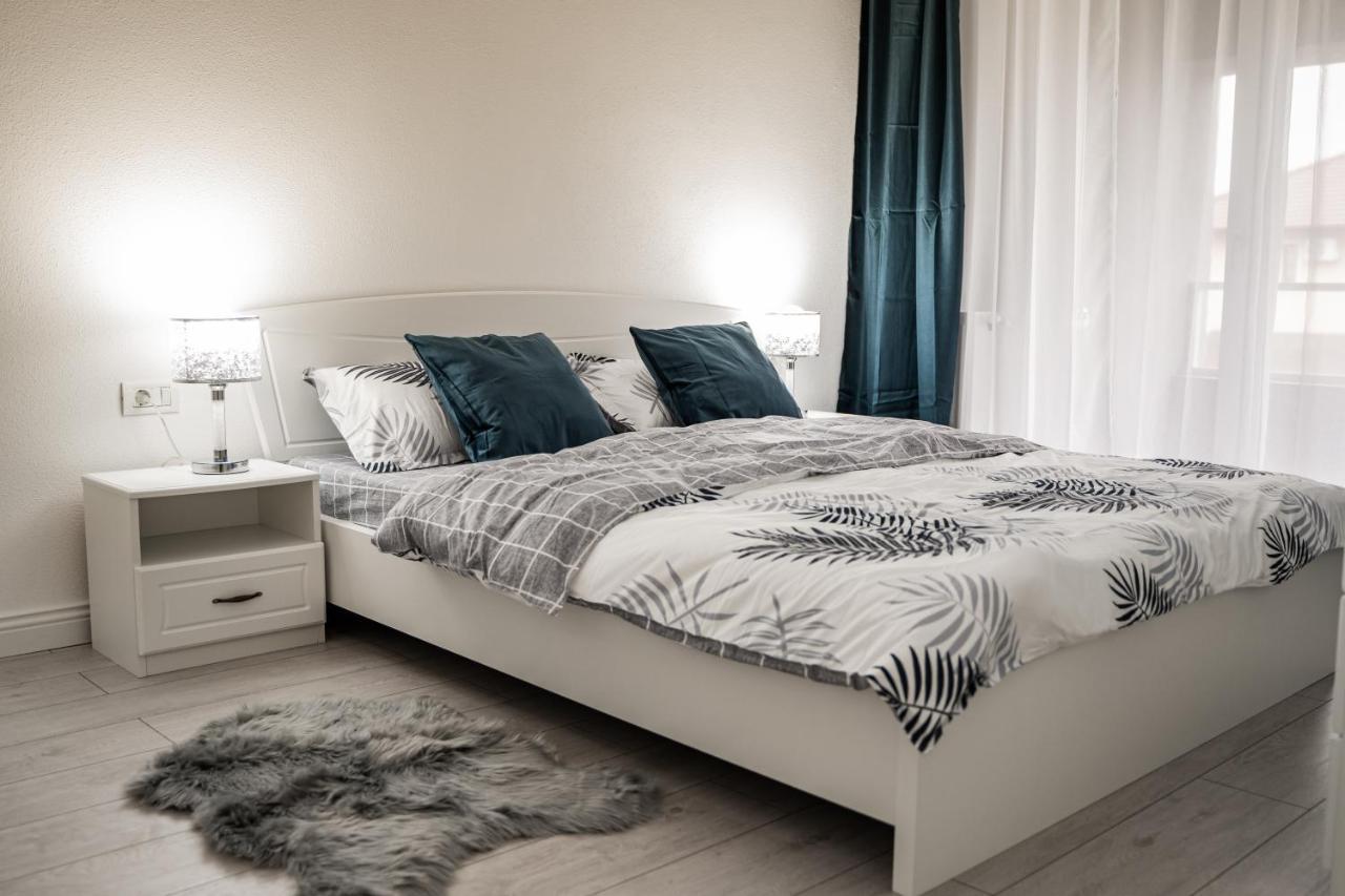 Modern Apartment In Dumbravita Dumbravita  Bagian luar foto