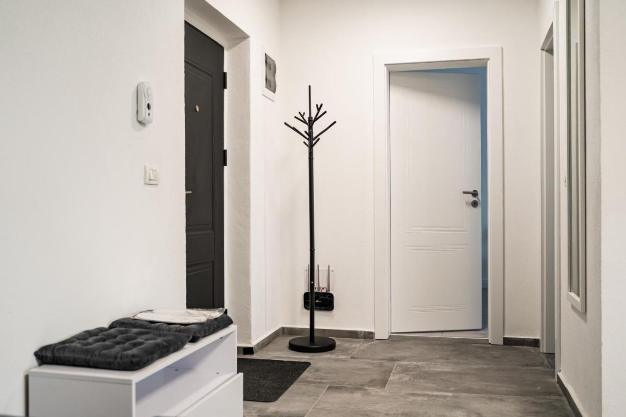 Modern Apartment In Dumbravita Dumbravita  Bagian luar foto